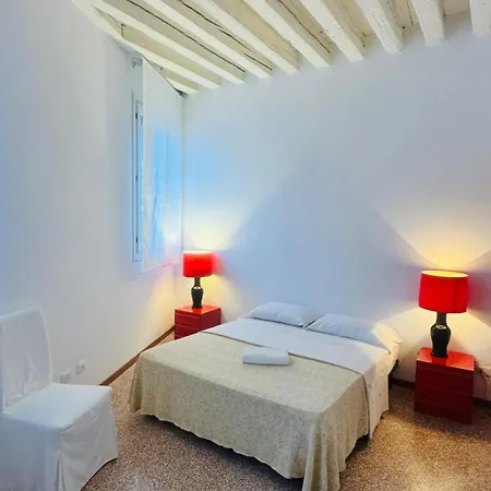 Morosini San Toma Traghetto Vendégház 3*